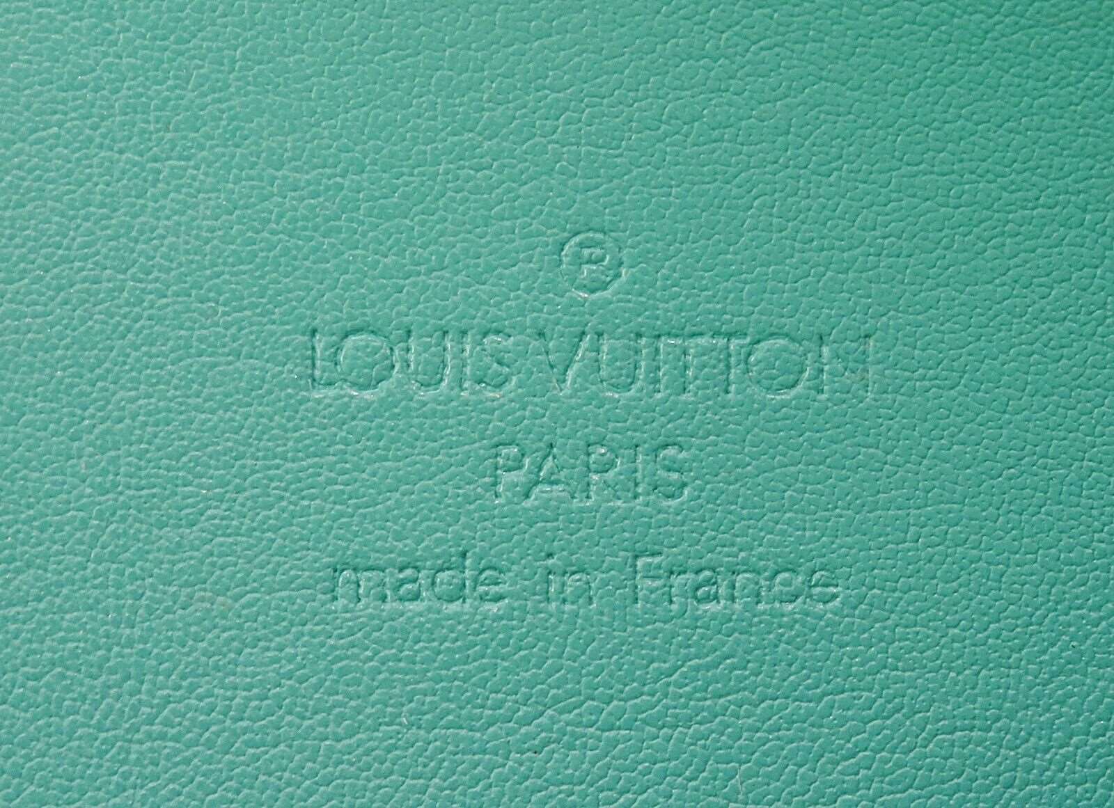 LOUIS VUITTON Bedford Peppermint Vernis Purse